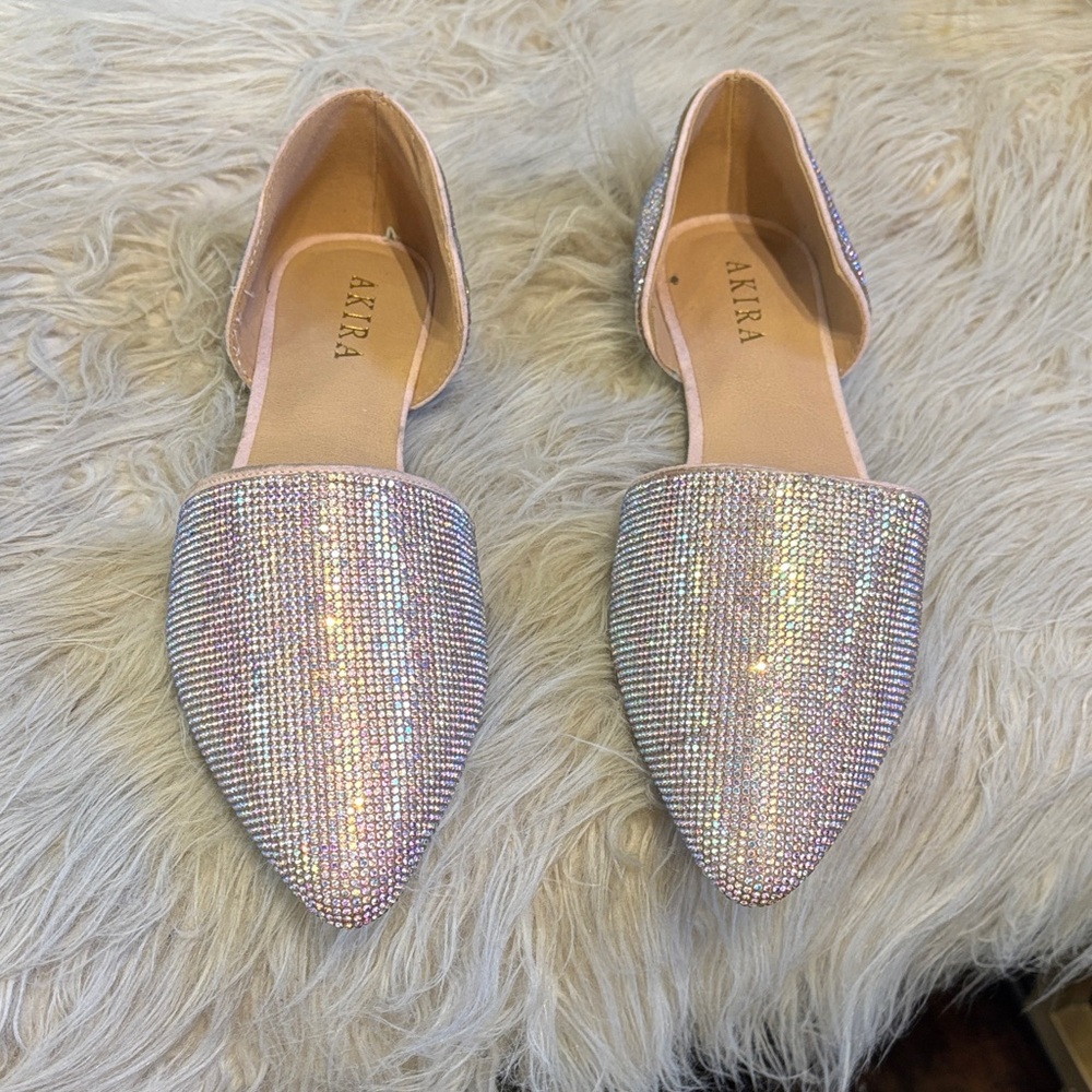 AKIRA Glittering Silver Pointed Loafers